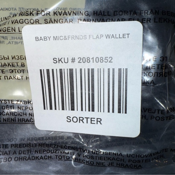 Loungefly Snap Wallet BABY MICKEY & FRIENDS Christmas Tree Green Minnie NWT - Picture 3 of 7